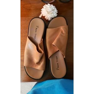 Bare Traps Rebecca sandals